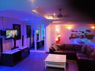 Luxury Studio Jacuzzi Apartment Spacious 75qm Vacation rental in Pattaya City