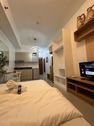 the Beacon Makati - Cozy Unit-10th flr-near NAIA Vacation rental in Pasay
