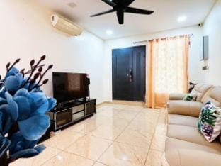 MiuMiu Homestay Vacation rental in Perak Tengah District