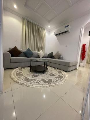 شقة انيقة بغرفتين نوم وصالة فاخرة Vacation rental in Jeddah