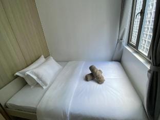 1BR Condo with 2 Beds near MOA & Airport - 9117C Vacation rental in Pasay