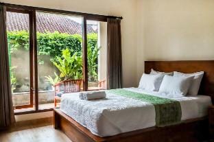 Stylish Hotel-style Room Near Pool in Ubud Central Vacation rental in Ubud
