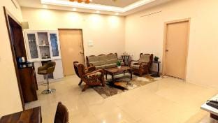 Penthouse  AC 4BHK Wahi Crest Manyata Gate 4 Vacation rental in Bengaluru