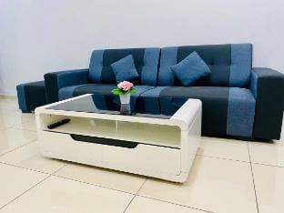 Entire Home ~4BR~ 7 Beds~10 Pax~ Batu Pahat Town Vacation rental in Johor