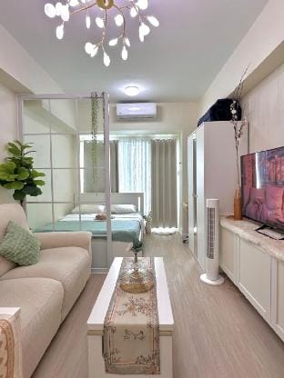 Sunny & Cozy • Pool | PS4 | Netflix | Near SMNorth Vacation rental in Quezon City