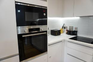 Modern Flat | Parking |Close to Bullring Vacation rental in Birmingham