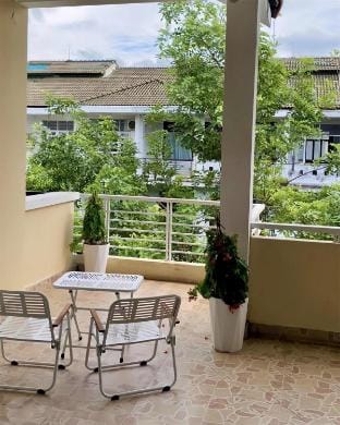 Tụi mình homestay - Room 4 - balcony room Vacation rental in Laos