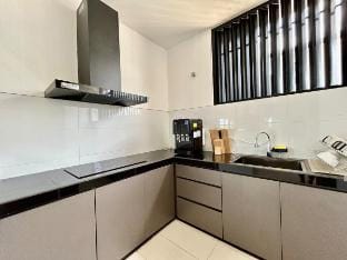 Corner House BBR fit 1-14 Pax near Setia Alam SCCC Vacation rental in Selangor, Malaysia