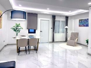 New * Pattaya Exquisite 3 Bedroom 3 Bathroom Villa Vacation rental in Pattaya City