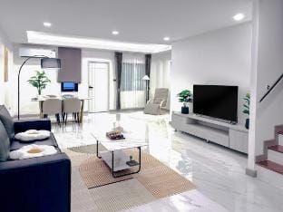 New * Pattaya Exquisite 3 Bedroom 3 Bathroom Villa Vacation rental in Pattaya City