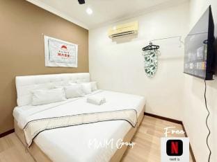 Room4 l Drives 3Min to Plaza Pelangi Vacation rental in Johor Bahru