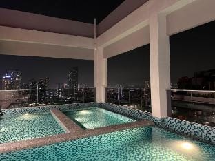 Meldrum Heights | Muji Creamy House| Walks to CIQ Vacation rental in Johor Bahru