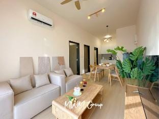 Meldrum Heights | Muji Creamy House| Walks to CIQ Vacation rental in Johor Bahru