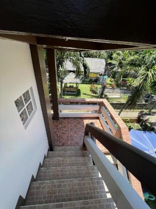 Silid Apartelle Bed and Breakfast Vacation rental in Puerto Galera