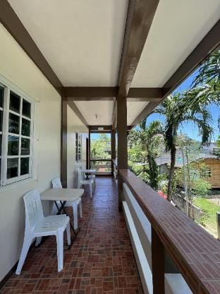 Silid Apartelle Bed and Breakfast Vacation rental in Puerto Galera