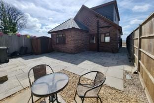 4 Bed house | Hill top views | 3 car driveway Vacation rental in Portsmouth