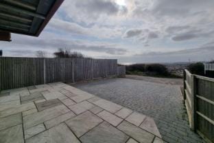 4 Bed house | Hill top views | 3 car driveway Vacation rental in Portsmouth