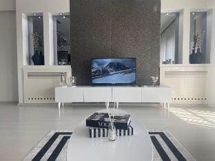 Modern 3-Bedrooms Family Flat with AC & Heating Vacation rental in Istanbul