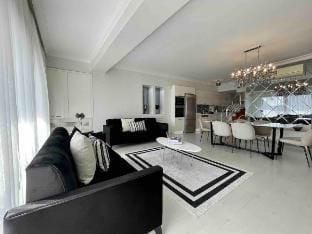 Modern 3-Bedrooms Family Flat with AC & Heating Vacation rental in Istanbul