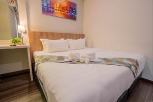 Aeropod Suites - Superior King - By J-Residences Vacation rental in Kota Kinabalu