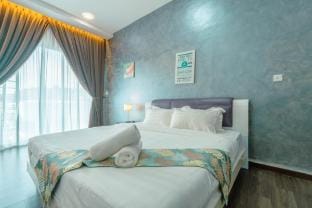 Aeropod Suites - Deluxe King SS - By J-Residences Vacation rental in Kota Kinabalu