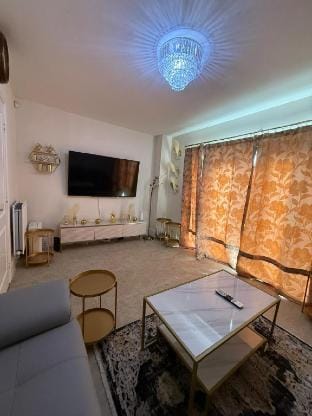 Bright & Roomy 4-Bed Home With Garden-TVs In Rooms Vacation rental in Manchester