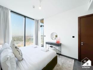 Luxury 1-Bed in Meydan with Balcony & City Views Vacation rental in Dubai