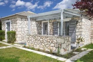 Harmony Villa 1 - 2bedrooms-sleeps 4-Fast Wifi- Parking-Near Laganas beach Vacation rental in Zakynthos, Greece