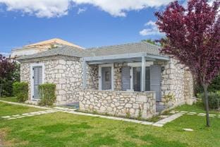 Harmony Villa 1 - 2bedrooms-sleeps 4-Fast Wifi- Parking-Near Laganas beach Vacation rental in Zakynthos, Greece