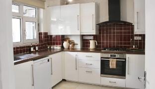 Deluxe room, double bed, shared lounge, & Garden Vacation rental in London