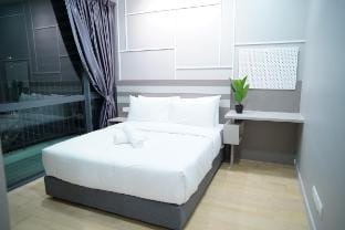 Luxury suites with KLCC view and city view  Vacation rental in Federal Territory of Kuala Lumpur