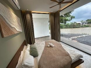Phú Xuân Homestay - Gần Dốc Hoàng Hôn , Phòng Rộng View Sông ( Olive) Vacation rental in Phan Thiet