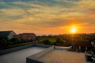 Canggu Ocean House/Yellow. By walk to the beach! Vacation rental in North Kuta