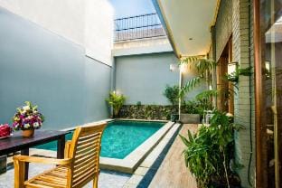 Canggu Ocean House/Pink. By walk to the beach! Vacation rental in North Kuta