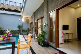 Canggu Ocean House/Pink. By walk to the beach! Vacation rental in North Kuta