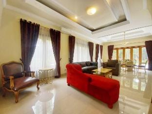 Villa Halimun 3 Bedrooms + Private Pool Vacation rental in West Java