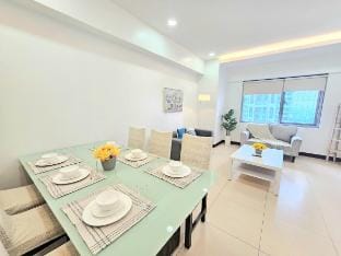 The Infinity in BGC - Spacious 2 Bedroom + View  Vacation rental in Makati