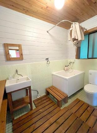 RITA | 朝日と海を望む、素朴な一軒家 Vacation rental in Okinawa Prefecture