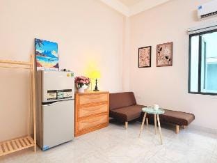 Phòng đôi queen rộng sạch sẽ giá rẻ ở trung tâm tiện nghi Vacation rental in Cambodia