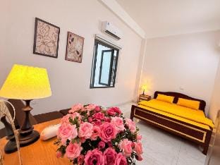 Phòng đôi queen rộng sạch sẽ giá rẻ ở trung tâm tiện nghi Vacation rental in Cambodia