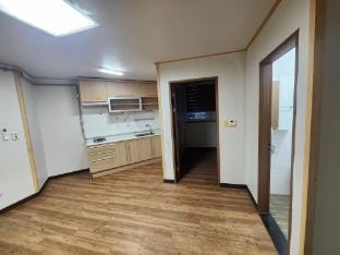 Clean, Very Large Accommodation Suitable for Large Groups - Spacious 1.5-Room, Bed Included Vacation rental in South Korea
