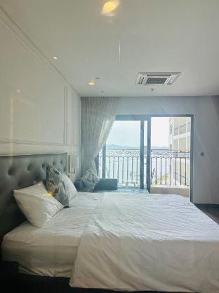 Wyndham | Netflix | Balcony | Pool Vacation rental in Da Nang