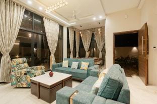 Aaramghar Stays - 4BR Pool Villa Serene II Vacation rental in Lonavla