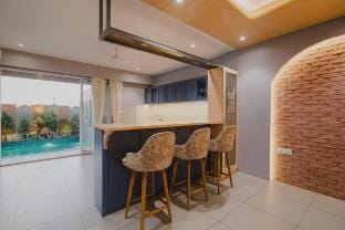 Aaramghar Stays - 5BR W/ Heated Pool+Jacuzzi+Steam Vacation rental in Lonavla