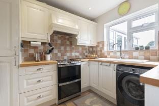 Charming 2-Bed Home in Stonehouse Vacation rental in Stroud District