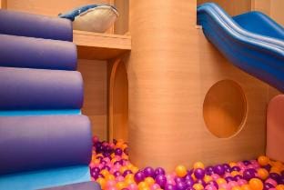 【Bathtub】The Castle Slide with Ball Pool @DangaBay Vacation rental in Johor Bahru
