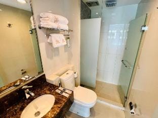 Royal Crown Scsp 883 KK CBD near Imago Vacation rental in Kota Kinabalu