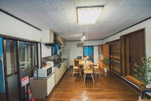 AKIYATO 佐渡 Active Art Hotel 日本庭園 アート 車10分圏内温泉施設あり Vacation rental in Japan
