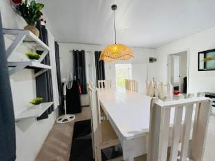 Grayhouse 2Br| 5 mins walk to the beach| 600mbps Vacation rental in General Luna