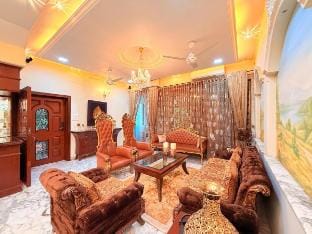 Royal Palms 5BHK Luxe Garden Retreat Spacez Villa Vacation rental in Mumbai